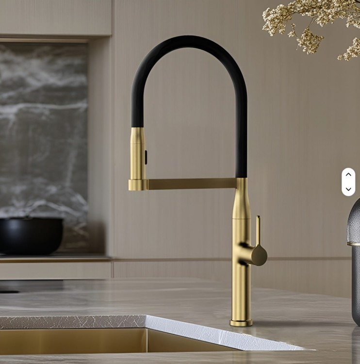 iconic-gosk-bateria-kuchenna-z-elastyczna-wylewka-zloty-szczotkowany-icgb-0003-ar