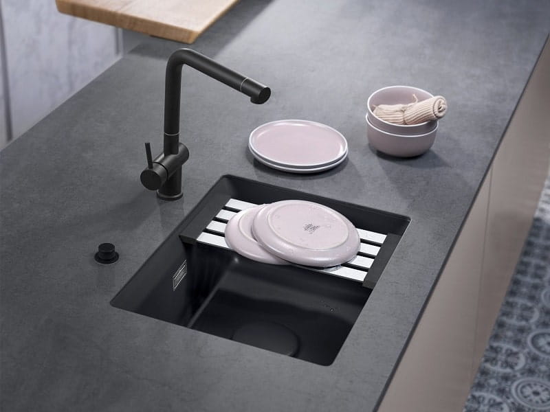 kara-50-u-systemceram-zlewozmywk-ceramiczny-podwieszany-nero-53020187-aranż.jpg