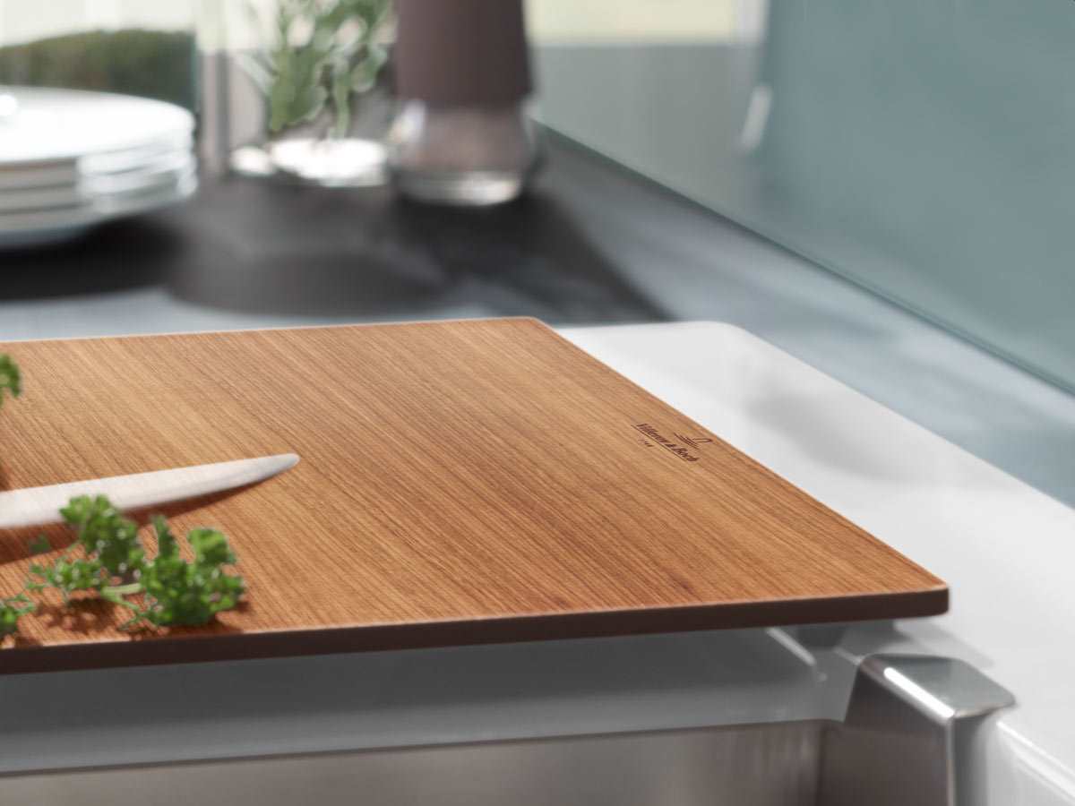 Deska-kuchenna-do-krojenia-drewniana-Villeroy&Boch-orzech-amerykański-8K331000